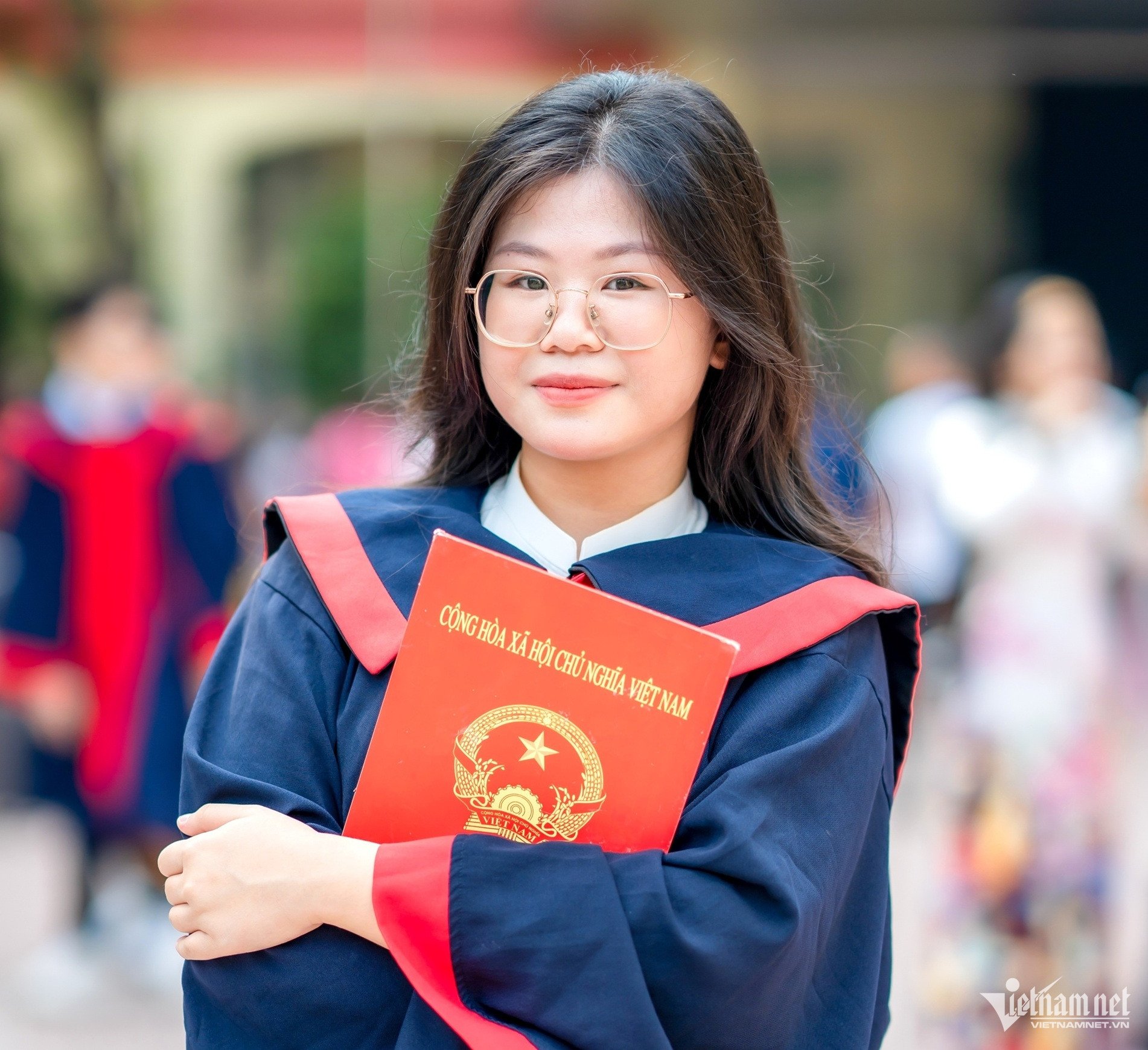 W-Dang Chau Anh ១.jpg