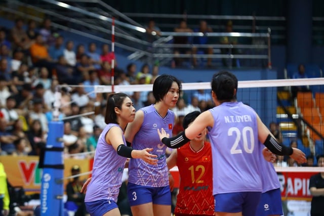 Bích Tuyền rực sáng, đội tuyển bóng chuyền nữ Việt Nam vẫn ngậm ngùi về nhì VTV Cup- Ảnh 1.