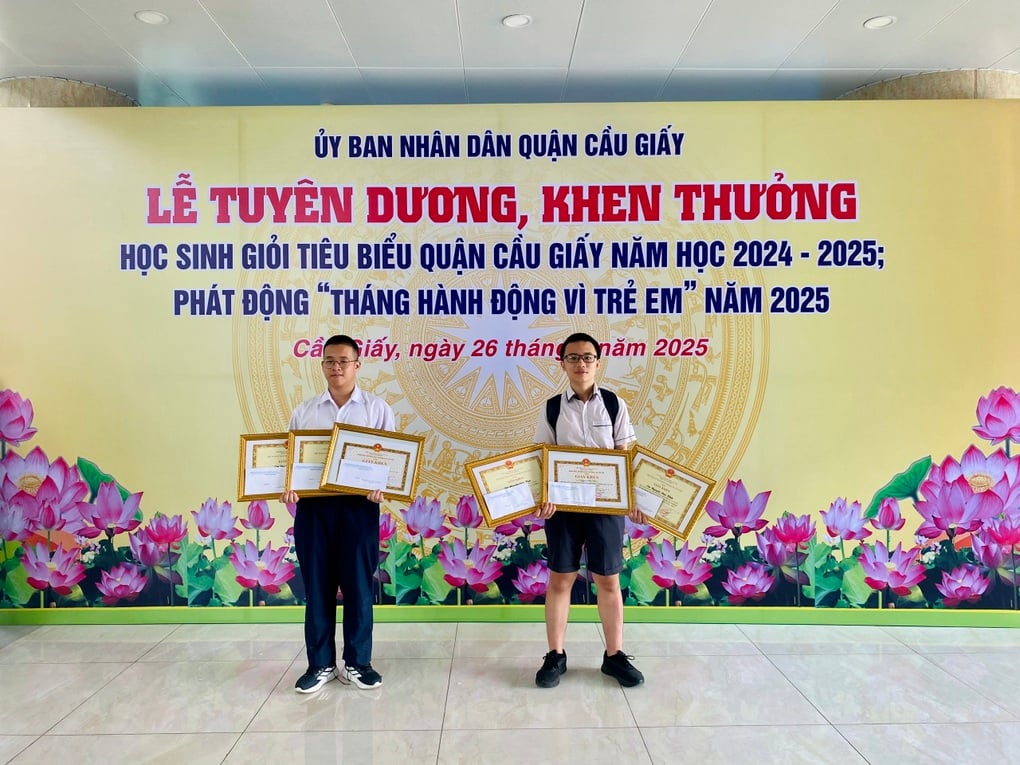 Mẹ thủ khoa chuyên toán toàn thành phố: 23h là giờ giới nghiêm - 2