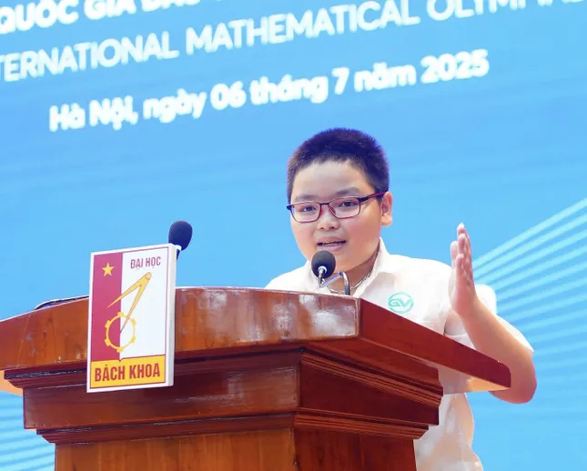 Thí sinh đoạt Huy chương Vàng AIMO 2025: Giải được bài Toán khó như chinh phục 'ngọn núi' cao ảnh 2