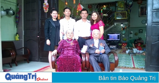 Không còn hai quê...