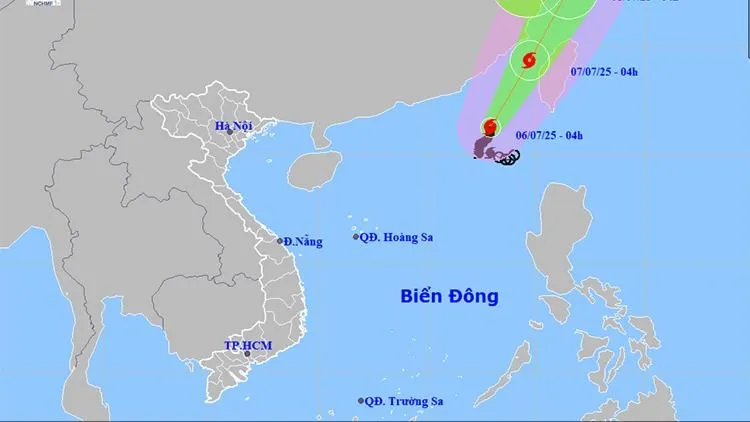 Storm No. 2 in the East Sea moves slowly, seas are rough