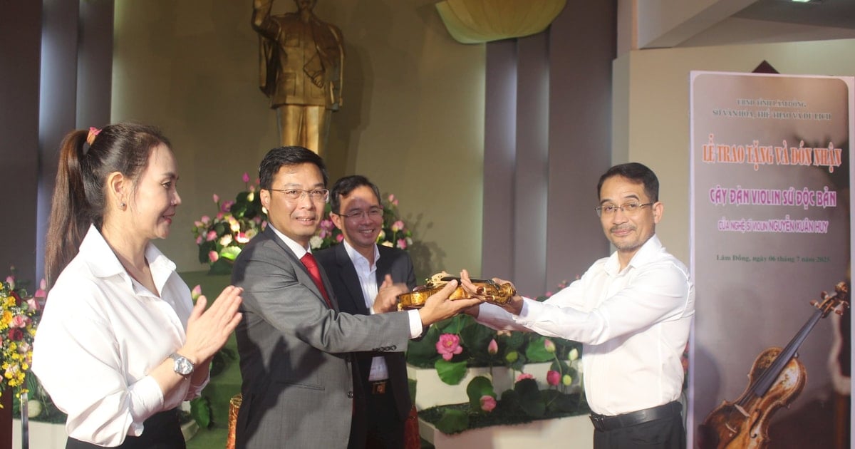 Lâm Đồng đón nhận đàn violin độc bản bằng sứ của nghệ sĩ Nguyễn Xuân Huy