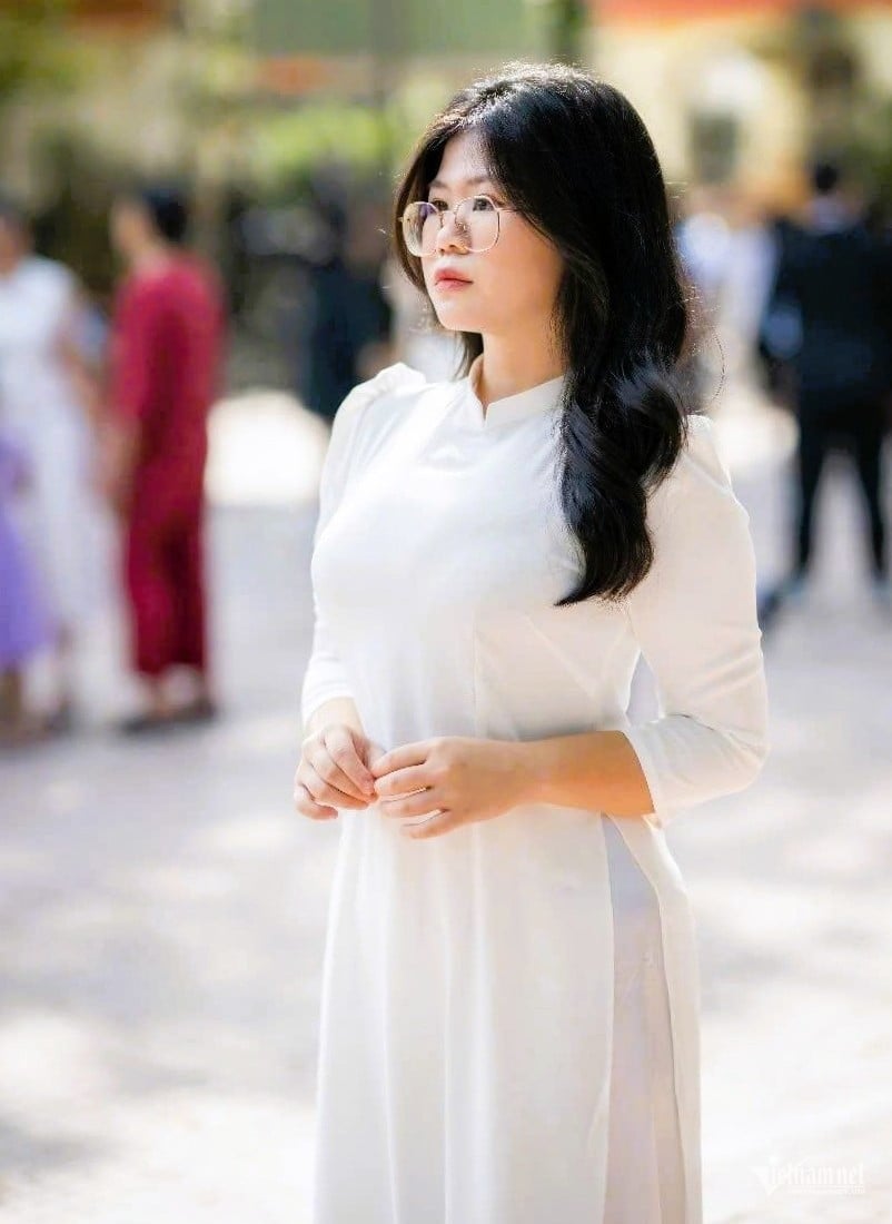 W-Dang Chau Anh 2.jpg