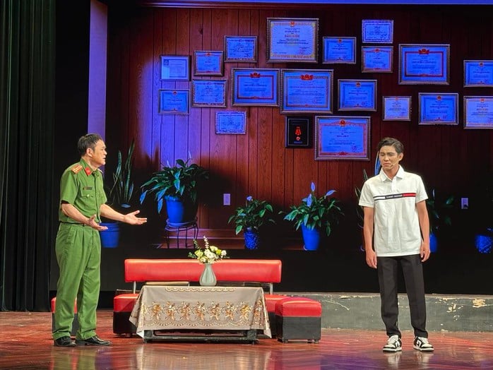 ترك Quoc Thao وHuu Nghia وTuyet Thu تعلمًا قويًا بأغنية