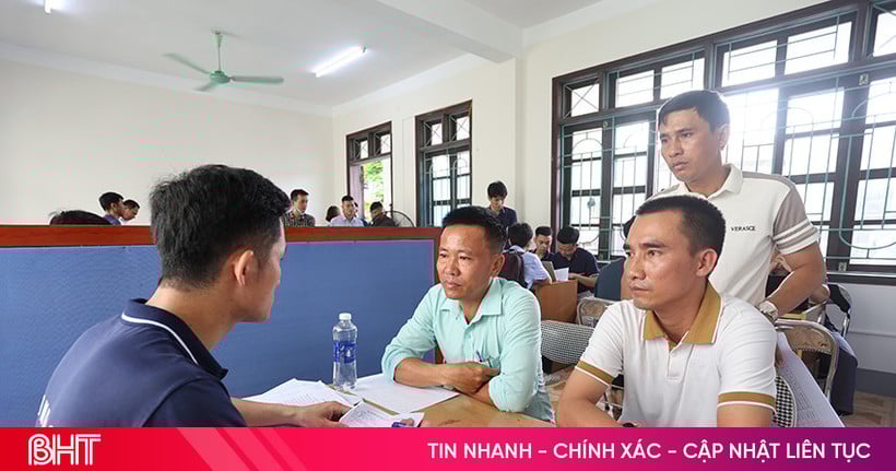 បេក្ខជនជិត៦០០នាក់បានចូលរួមក្នុងវគ្គជ្រើសរើសបុគ្គលិកទៅធ្វើការនៅរោងចក្រផលិតរថយន្តអគ្គិសនី Vinfast Ha Tinh