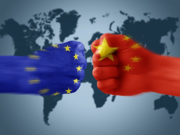 Trung Quốc đáp trả EU, hạn chế hợp đồng mua sắm thiết bị y tế - Ảnh 1.