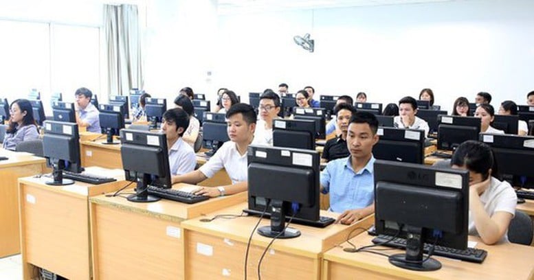 Thi tuyển công chức vào vị trí việc làm xếp ngạch chuyên viên sẽ thực hiện theo 2 vòng thi: Thi điều kiện kiểm tra kiến thức, năng lực chung và thi nghiệp vụ chuyên ngành.
