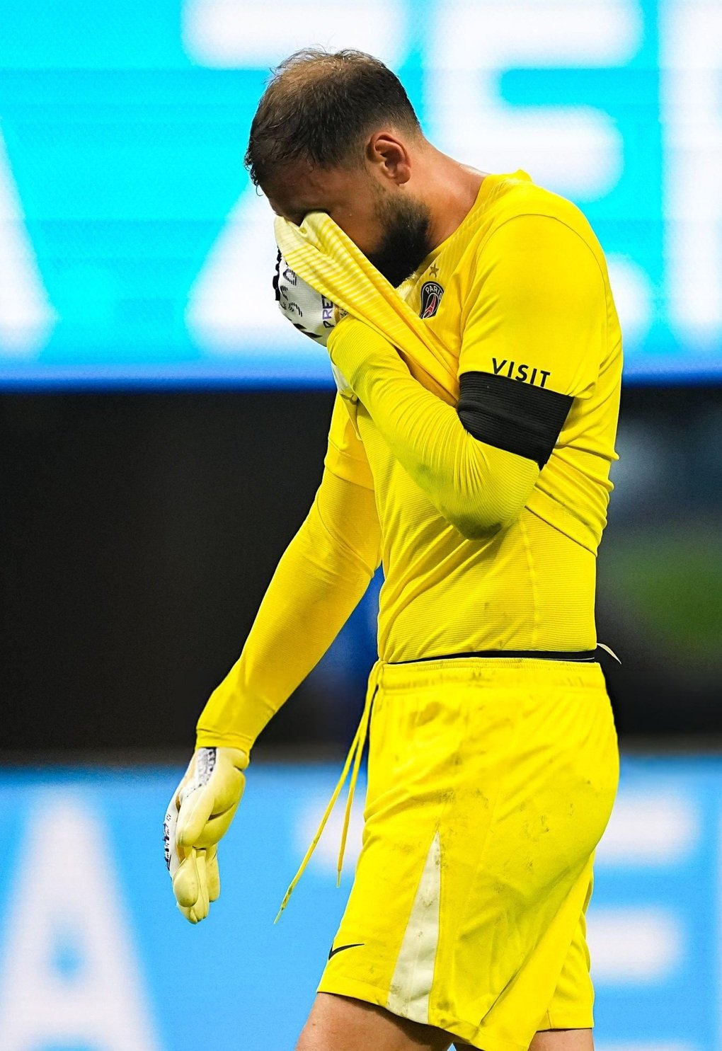 Donnarumma bật khóc khi gây ra chấn thương nặng cho Musiala - 3