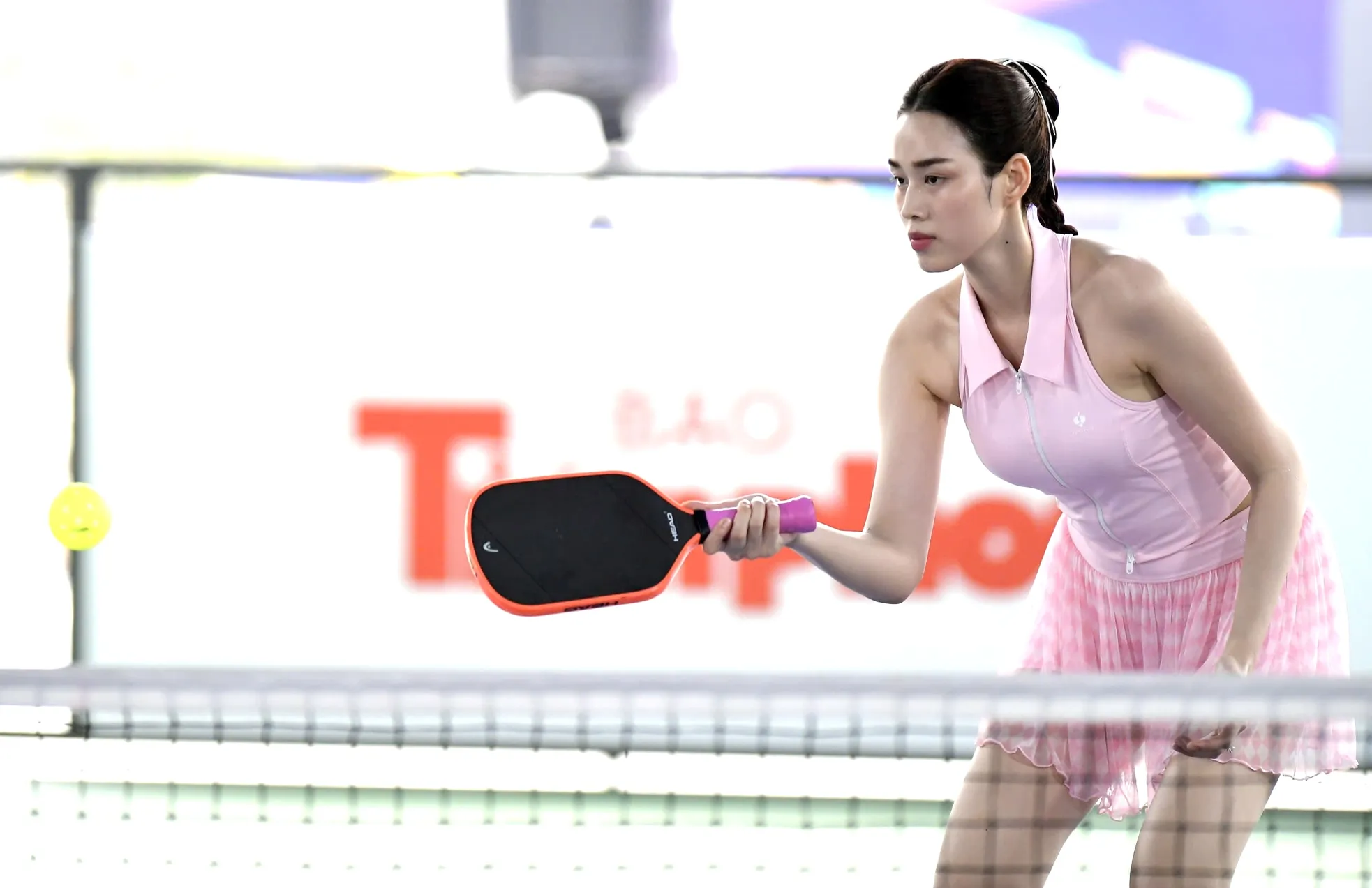 Đỗ Thị Hà khoe chân dài, thi đấu căng thẳng trên sân Giải Vô địch Pickleball Việt Nam ảnh 3