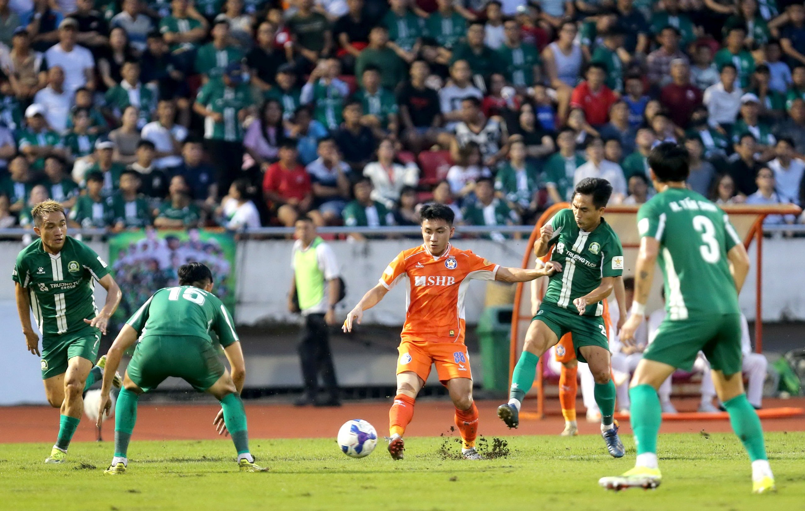 CLB Bình Phước: Hướng đến V-League bằng tình yêu và bản sắc người hâm mộ- Ảnh 3.