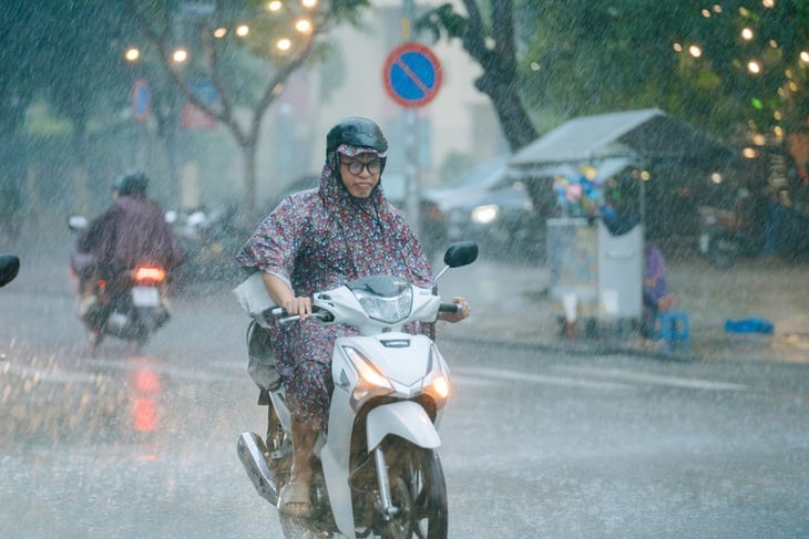 Thời tiết hôm nay 6-7: Nhiều nơi ngày nắng nhưng chiều tối mưa dông - Ảnh 1.