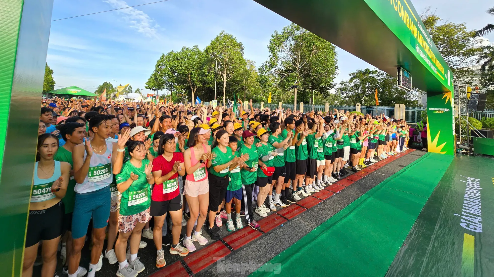 Hơn 5.000 vận động viên chạy tại Mekong Delta Marathon lần thứ 6 ảnh 1