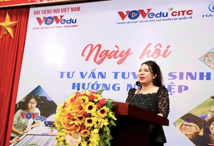 Bà Lê Thị Bích khẳng định tinh thần hợp tác bền chặt giữa HATICO và VOVedu trong kết nối cơ hội học tập và nghề nghiệp cho giới trẻ.
