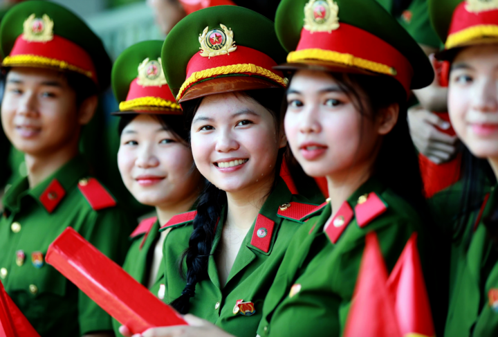 คุณสมบัติของการตกตะลึง 1 เดือน 80 ในสถาบันความมั่นคงสาธารณะของประชาชน 2025 (ภาพ)