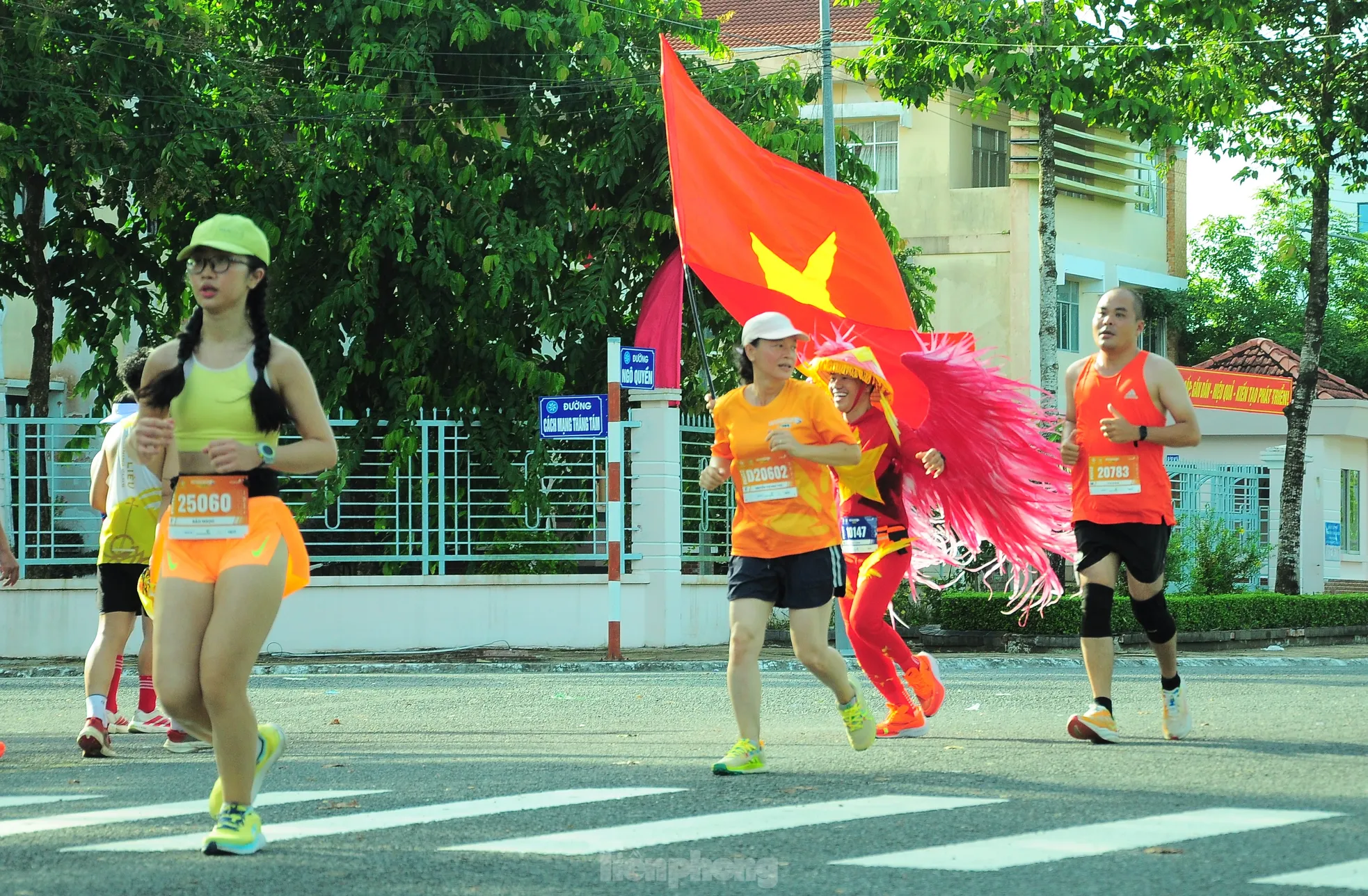 Hơn 5.000 vận động viên chạy tại Mekong Delta Marathon lần thứ 6 ảnh 7