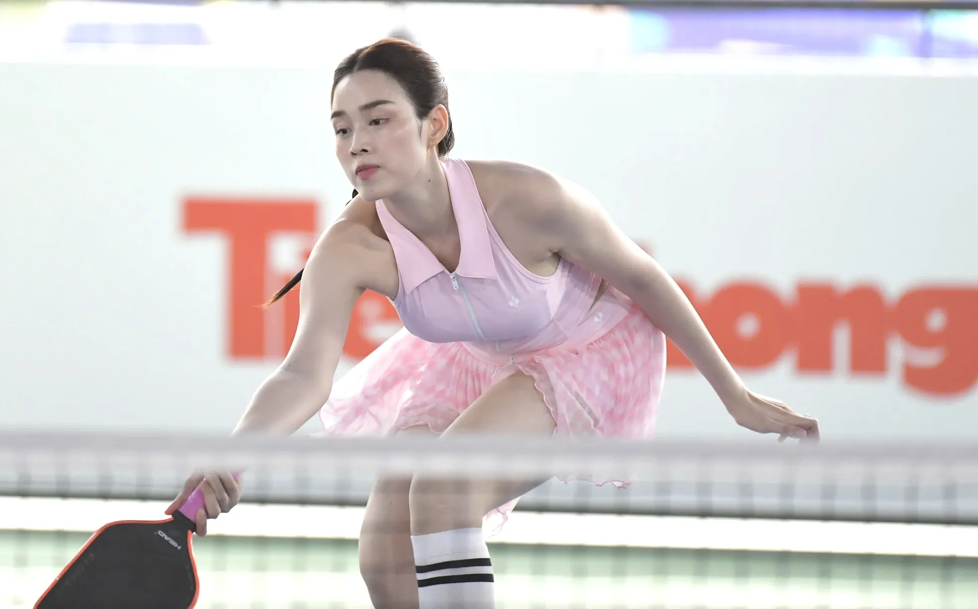 Đỗ Thị Hà khoe chân dài, thi đấu căng thẳng trên sân Giải Vô địch Pickleball Việt Nam ảnh 5