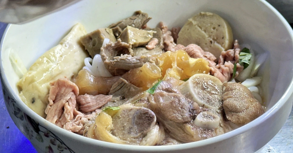 រកមើលហាងគុយទាវសាច់គោ Hue ដ៏ល្បីល្បាញនៅទីក្រុងហូជីមិញ៖ តើហាងដែលអ្នកចូលចិត្តនៅឯណា?