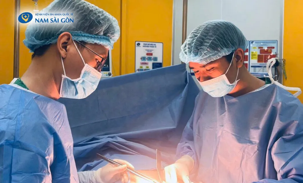 Phẫu thuật thành công cho bệnh nhân bị u GIST dạ dày bằng kỹ thuật stapler