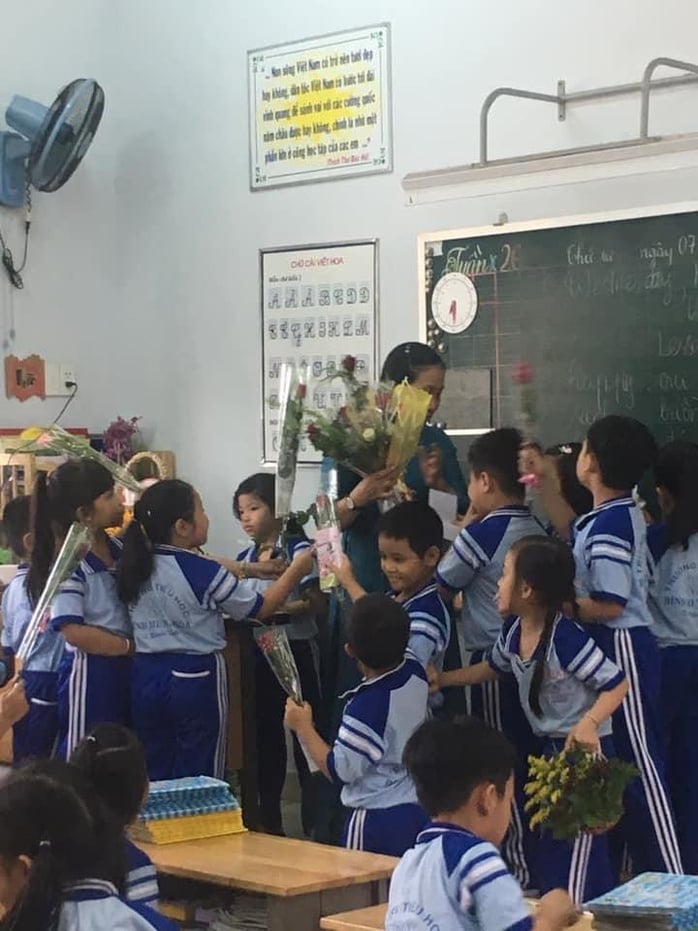 Cuộc thi viết Người thầy kính yêu: Cô giáo tận tâm với học trò lớp 1- Ảnh 3.