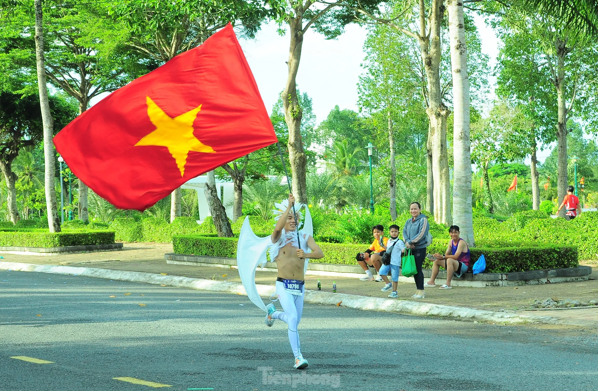 Hơn 5.000 vận động viên chạy tại Mekong Delta Marathon lần thứ 6 ảnh 8