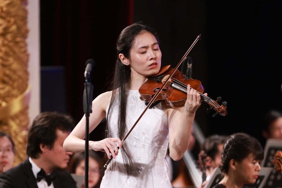 NSND Tấn Minh, Khánh Linh lần đầu hát hit mùa hè theo phong cách giao hưởng - 4