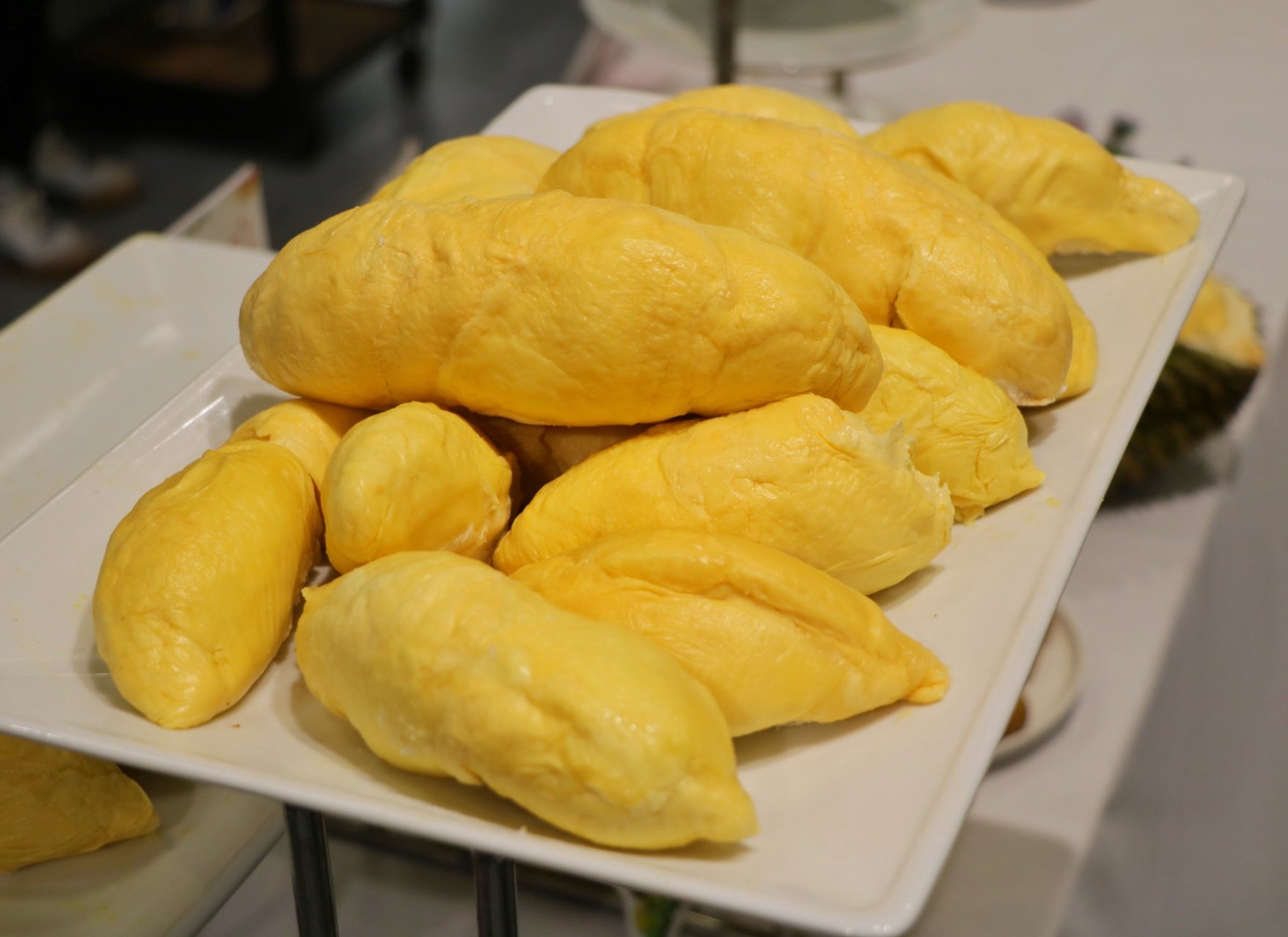 Độc lạ buffet sầu riêng đang diễn ra ở TP.HCM: Cửa hàng chuẩn bị gần 2 tấn - Ảnh 4.