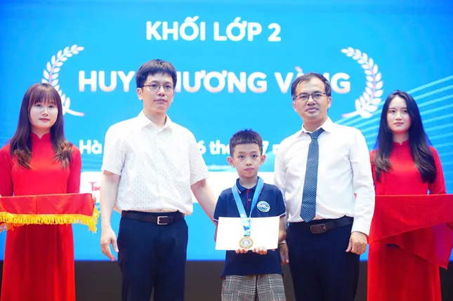 Thí sinh đoạt Huy chương Vàng AIMO 2025: Giải được bài Toán khó như chinh phục 'ngọn núi' cao ảnh 1