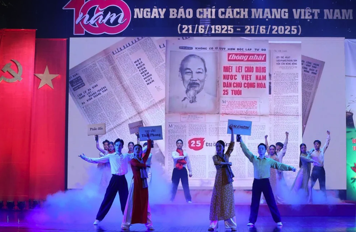 Chương trình nghệ thuật đặc biệt chào mừng 100 năm Ngày Báo chí cách mạng Việt Nam- Ảnh 1.