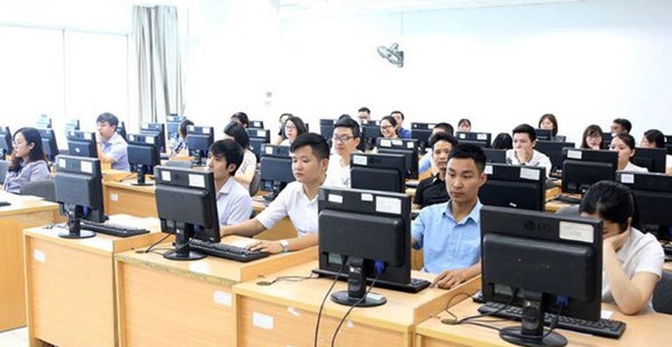 The civil servant recruitment exam for specialist positions will be conducted in 2 rounds: a qualifying exam to test general knowledge and abilities and a specialized professional exam. Illustrative photos