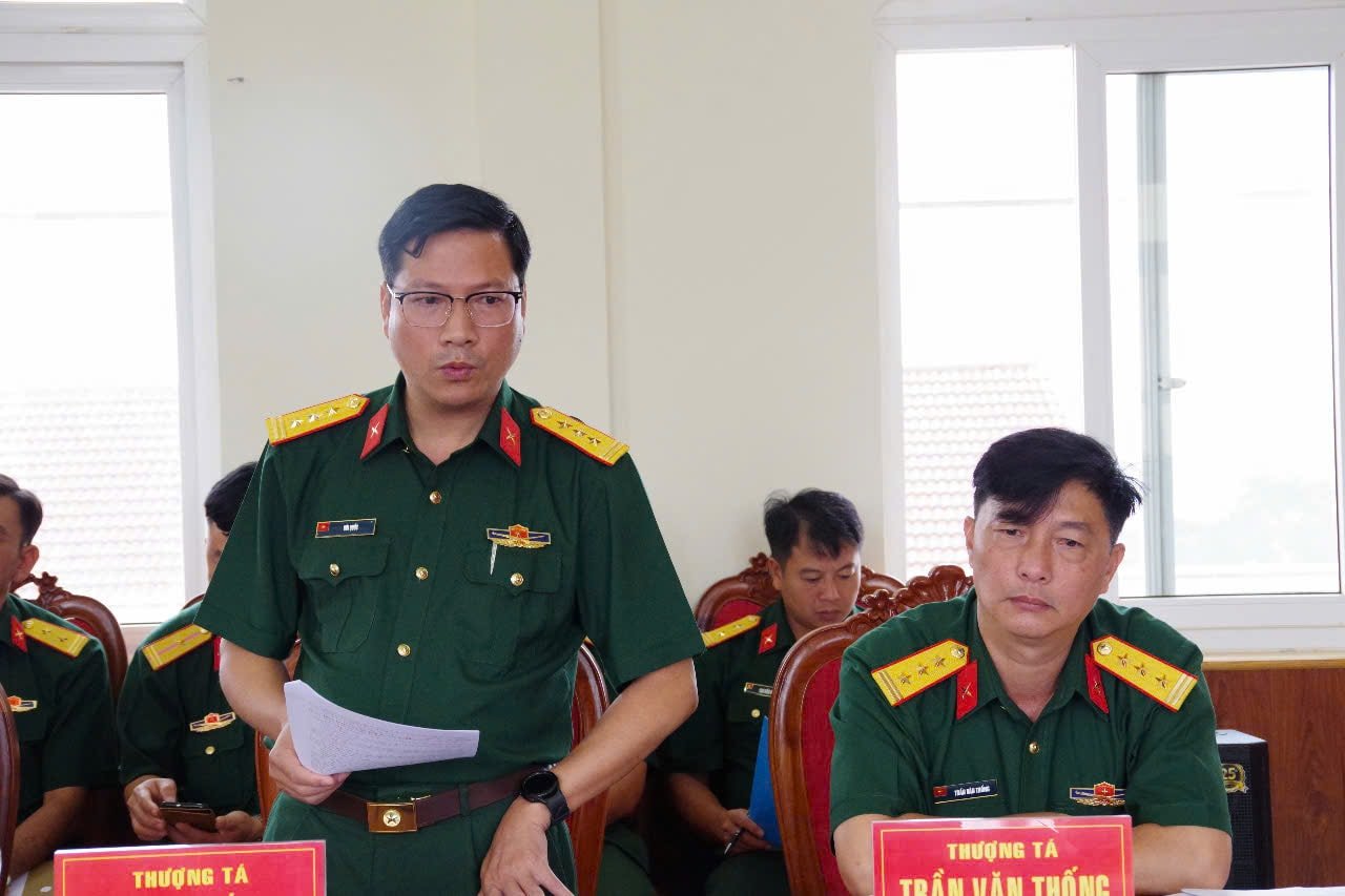 លោកវរសេនីយ៍ទោ Bui Quoc គោលគំនិតនយោបាយនៃបញ្ជាការដ្ឋានការពារភូមិភាគ Bao Lam បានរំលេចអំពីគំនិតនៃគណៈប្រតិភូគណៈប្រតិភូ។