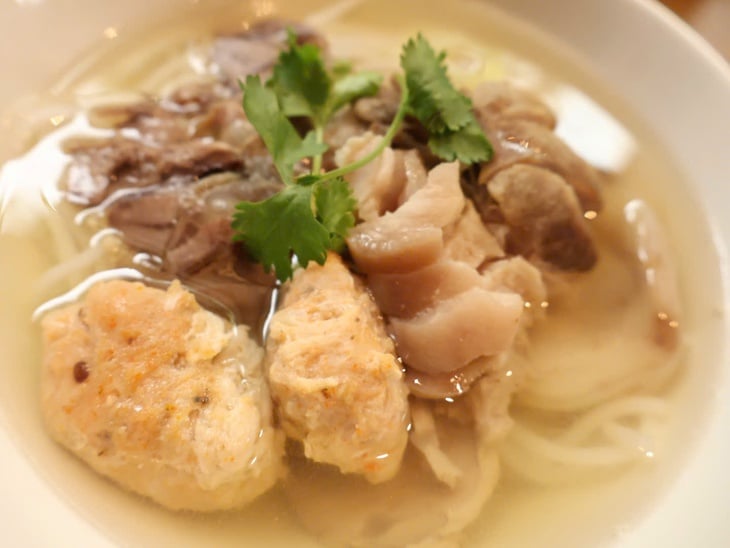 bún bò Huế - Ảnh 4.