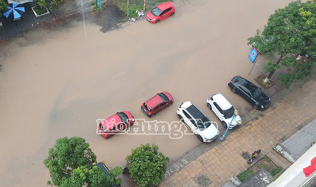 Nhiều người thiệt hại lớn khi xe bị ngập nước