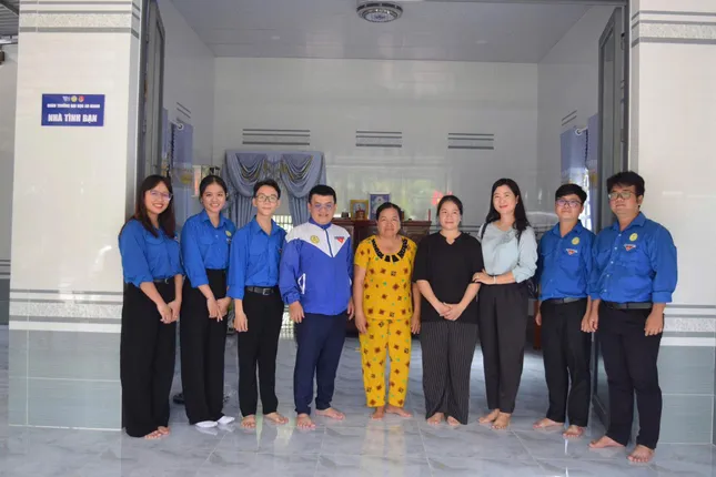 Niềm vui thoát nghèo từ căn nhà tình bạn ảnh 1