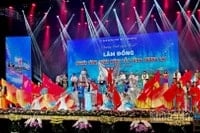 ساهم في البرنامج الفني الخاص بدونج الجديد في الخلف