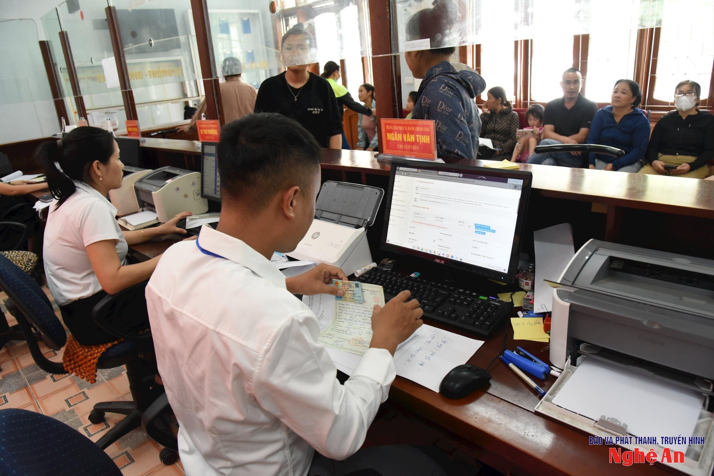bna_trung-tam-hanh-chinh-xa-con-cuong-6564-036c2cc91f24620e944626951fdd4fdd(1).jpg