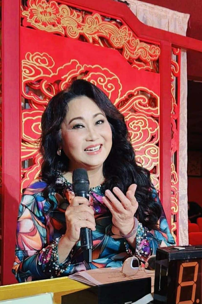 Sáng mai, Trọng Phúc, Thanh Hằng và nhiều nghệ sĩ giới thiệu sách 
