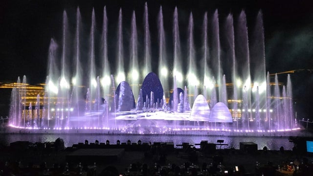 Show thực cảnh 'Sử thi Âu Lạc' thu hút hàng ngàn người dân và du khách - Ảnh 3.