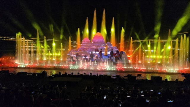 Show thực cảnh 'Sử thi Âu Lạc' thu hút hàng ngàn người dân và du khách - Ảnh 8.