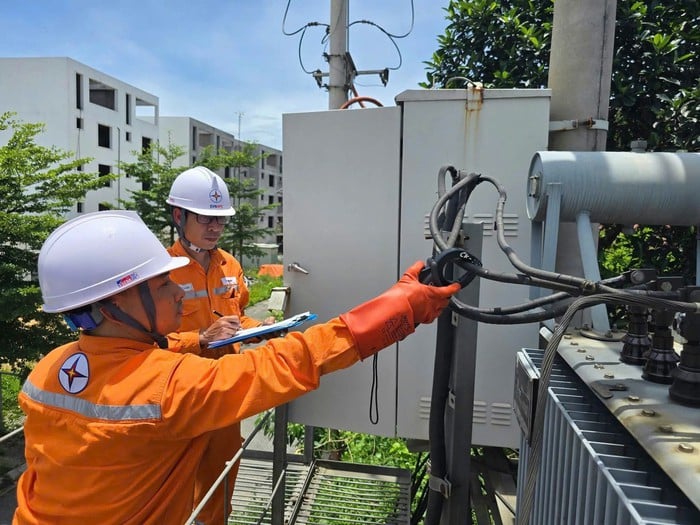 Điện lực miền Bắc tập trung vận hành an toàn, tiết kiệm, đảm bảo cung ứng điện ổn định những tháng cuối năm- Ảnh 3.