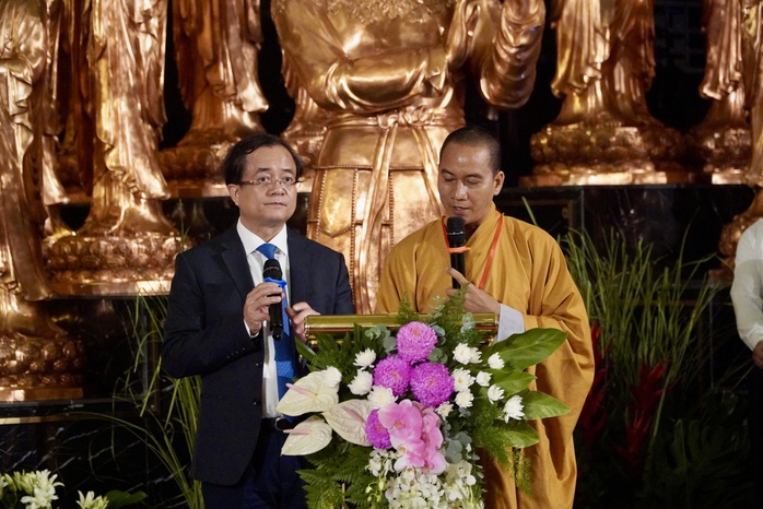 Hình ảnh hàng ngàn người cung rước xá lợi Đức Phật trên đỉnh núi Bà Đen- Ảnh 2.