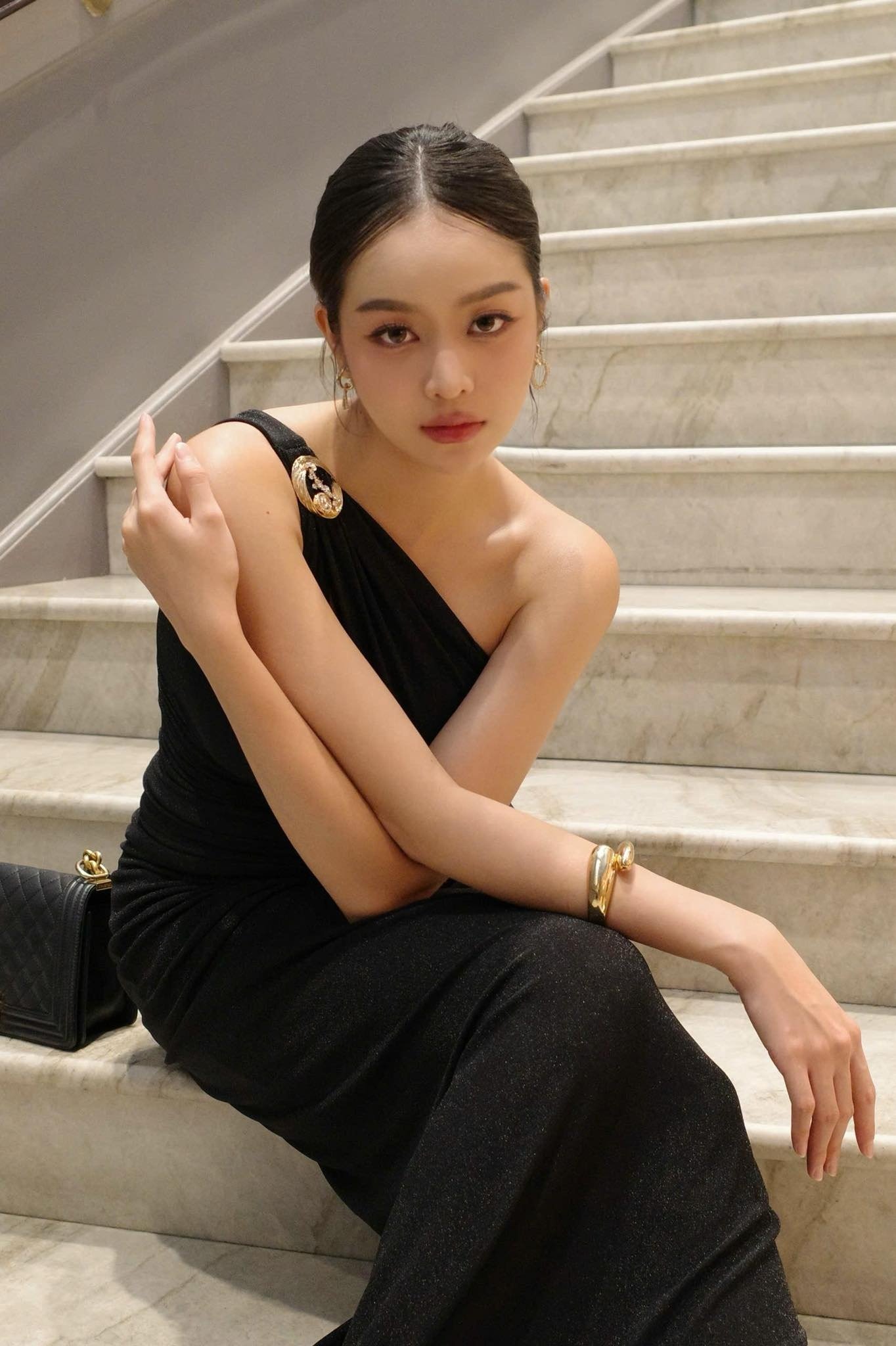 Hoa hậu Thanh Thủy lại xinh như búp bê khi từ bỏ kiểu trang điểm Tây hóa”? - 5