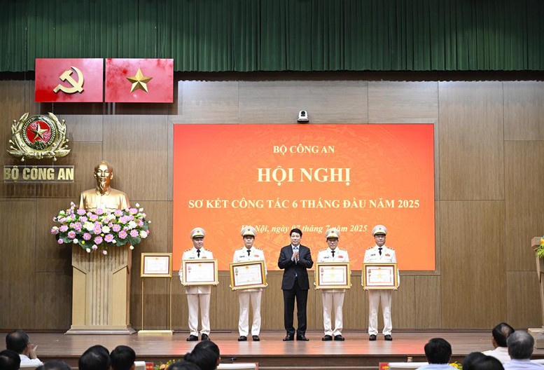 루옹 꾸옹 대통령: 빈 공간, 사각지대 또는 범죄가 잦은 움푹 들어간 지역을 남겨두지 마십시오 - 사진 3.