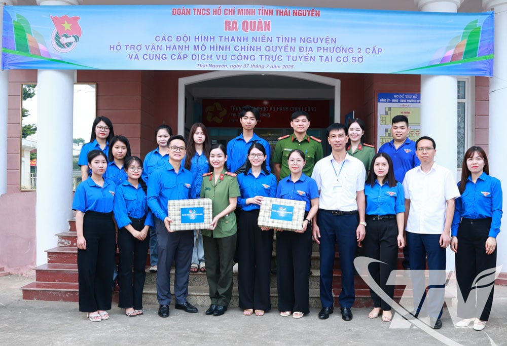 Bí thư T.Ư Đoàn, Chủ tịch Hội Sinh viên Việt Nam Nguyễn Minh Triết đã đến thăm, động việc các đội hình thanh niên tỉnh Thái Nguyên