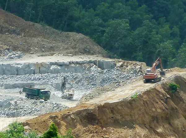UBND TP Đà Nẵng yêu cầu hành vi đầu cơ, găm hàng, tăng giá bất hợp lý hàng hóa vật liệu cát, đá nói riêng, và các sản phẩm, hàng hóa vật liệu xây dựng nói chung phục vụ thi công xây dựng.