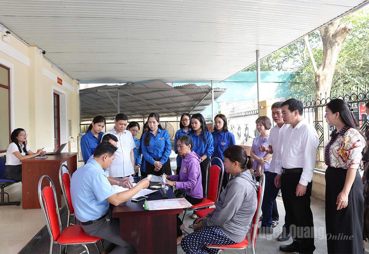 Ban Thường vụ Tỉnh đoàn ra quân các đội hình thanh niên tình nguyện hỗ trợ vận hành mô hình chính quyền 2 cấp.