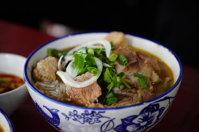 Bún bò Huế. Ảnh: Tuấn Anh