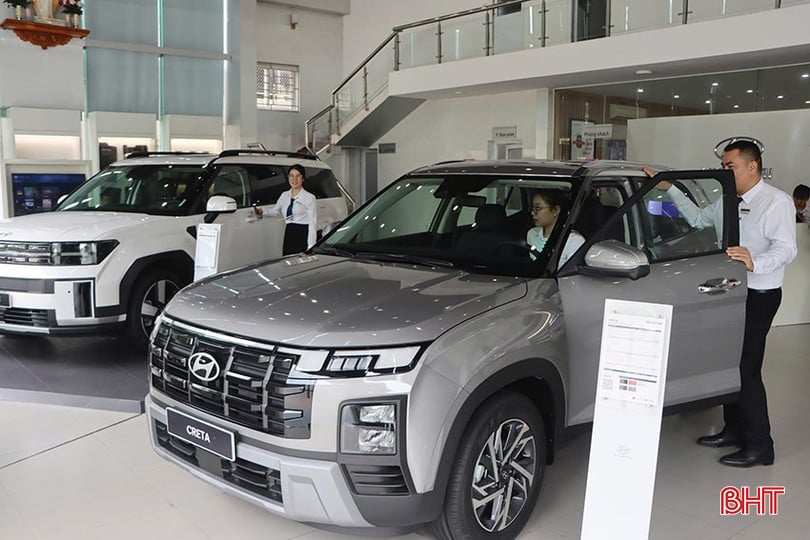 Các đại lý kinh doanh ô tô trên địa bàn liên tục triển khai các chương trình khuyến mãi hấp dẫn để kích cầu thị trường.