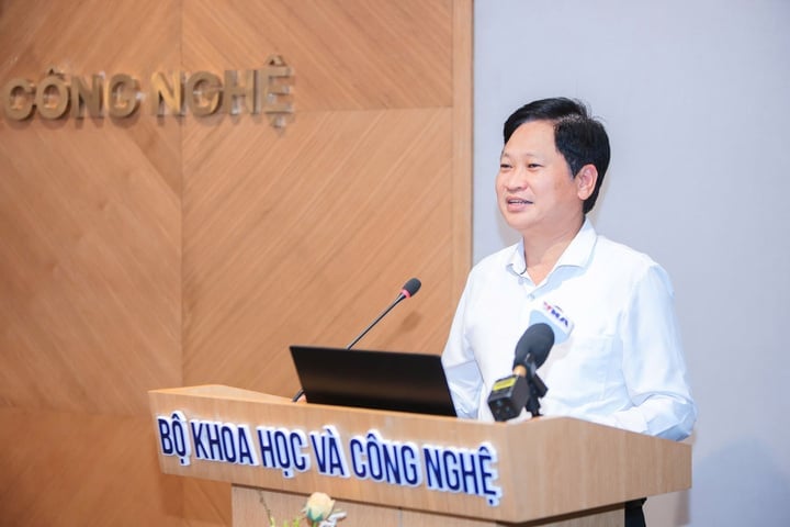Ông Nguyễn Khắc Lịch, Cục trưởng Cục Công nghiệp Công nghệ thông tin, Bộ Khoa học và Công nghệ phát biểu tại họp báo. (Ảnh: Bộ KH&CN)