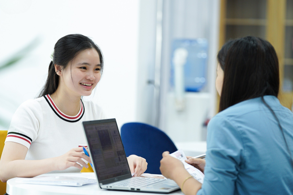 Thí sinh lo thiệt thòi khi tổ hợp có toán, tiếng Anh, chuyên gia khuyên gì? - 1